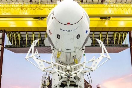 Dragon spacecraft on Falcon 9 launch vehicle Dragon spacecraft on Falcon 9 launch vehicle