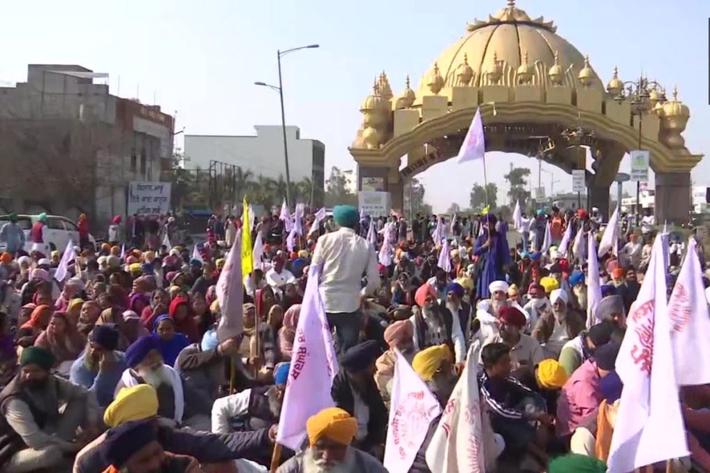 Farmer protest chakka jam LIVE, Farmers protest in Delhi, Farmers protest latest news live