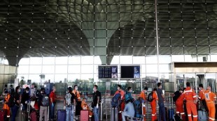 According to the civic authorities, contacts of travelers who contract the infection during home quarantine or on arrival will be monitored and isolated.