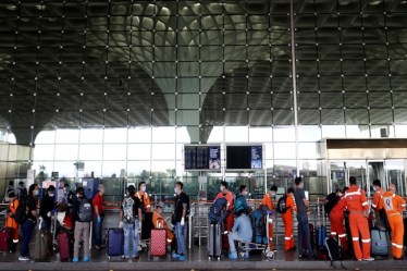 According to the civic authorities, contacts of travelers who contract the infection during home quarantine or on arrival will be monitored and isolated.