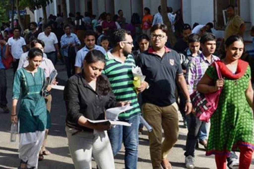 The TNPSC which is a constitutional body will conduct the recruitment process for the advertised posts. All the interested candidates can online to complete their application for the recruitment.
