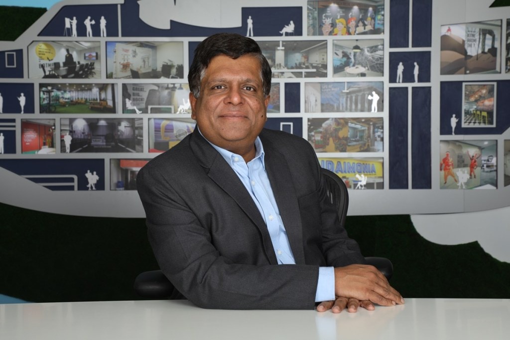 The uptake of hotel bookings online has been slow; it still accounts for only 20-25% of the entire market The uptake of hotel bookings online has been slow; it still accounts for only 20-25% of the entire market