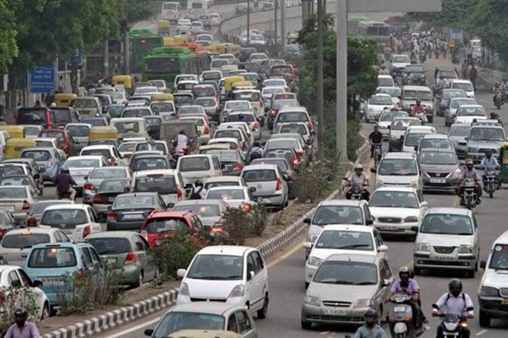 Vehicle registrations witness 10 % drop in January 2021: Only tractor segment reports growth