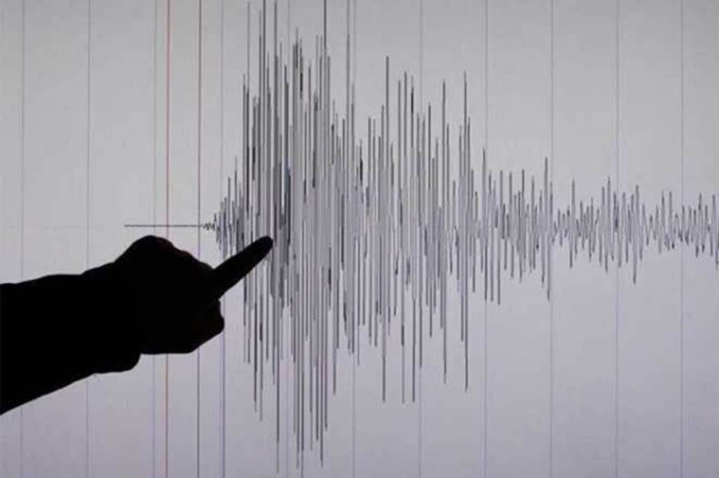 Strong 6.2 earthquake shakes western Indonesia; no tsunami alert