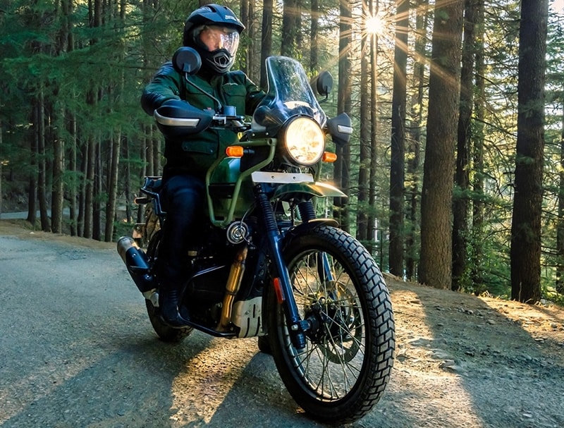 Taller riders will be glad to know that the metal rack up front of the motorcycle has been tweaked to make more space for their knees. Also, with the addition of a new screen (for the Tripper), the instrument cluster is now larger, and so is the flyscreen.