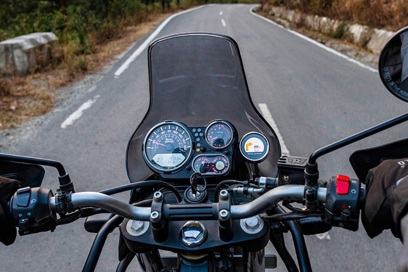However, the biggest change is the addition of the Tripper system which was first introduced with the Royal Enfield Meteor 350. Built in partnership with Google Maps, the Tripper system comes with its own designated screen for turn-by-turn navigation. All the user has to do is to connect their smartphone using Royal Enfield app.