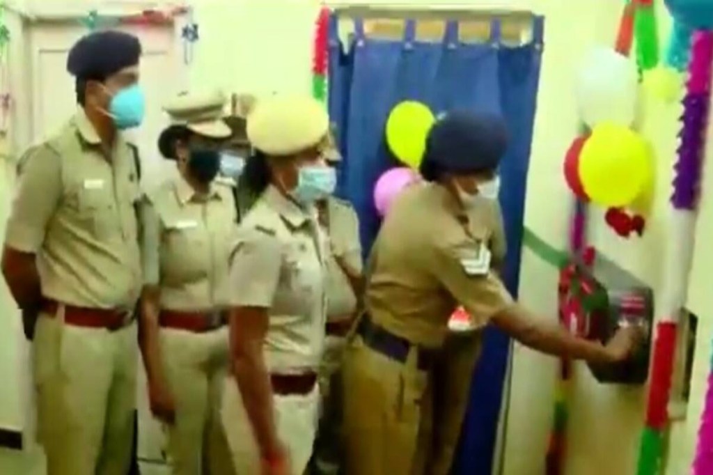 sanitary pad vending machine , napkin vendik machine for women cops, Cuddalore in Tamil Nadu