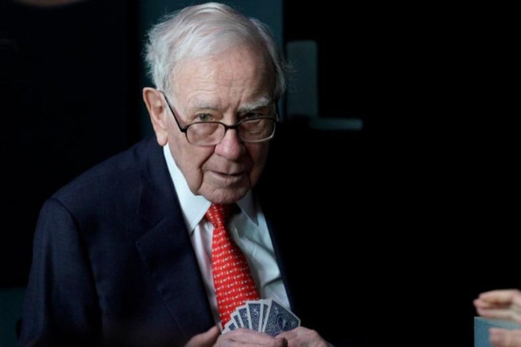 Warren Buffett tells abut his 11 billion dollar mistake bond investors in his latest letter