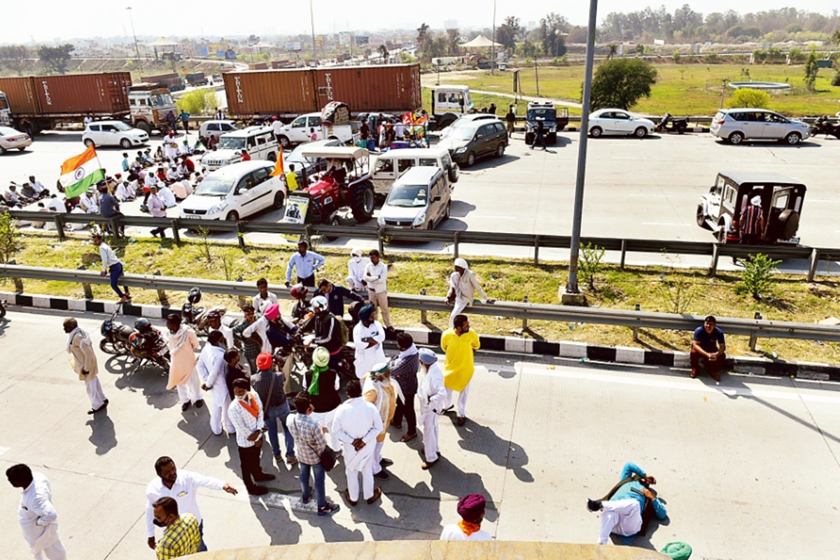 Farmers block the KMP Expressway near Duhai, Ghaziabad against Centre's farm laws (PTI Image)