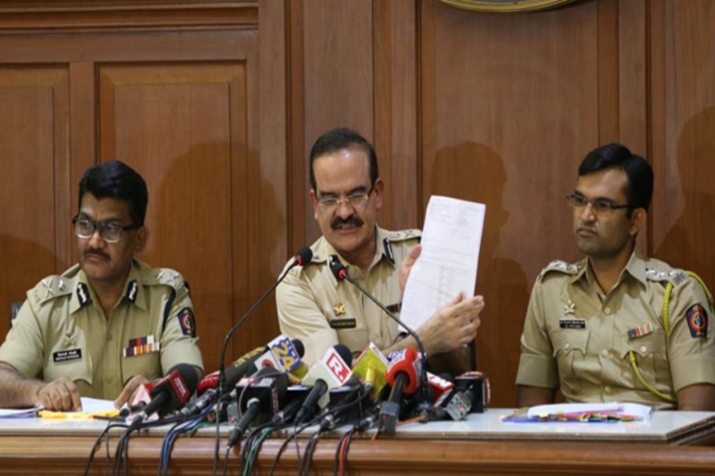 Former Mumbai police commissioner Param Bir Singh (File image) Former Mumbai police commissioner Param Bir Singh (File image)