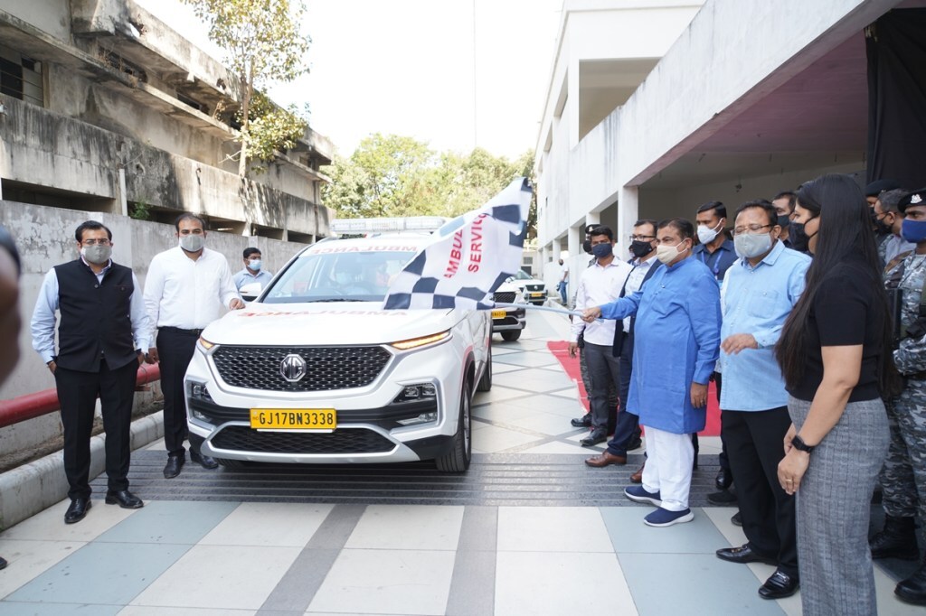 Nitin Gadkari MG Hector Ambulance Nangia Specialty Hospital