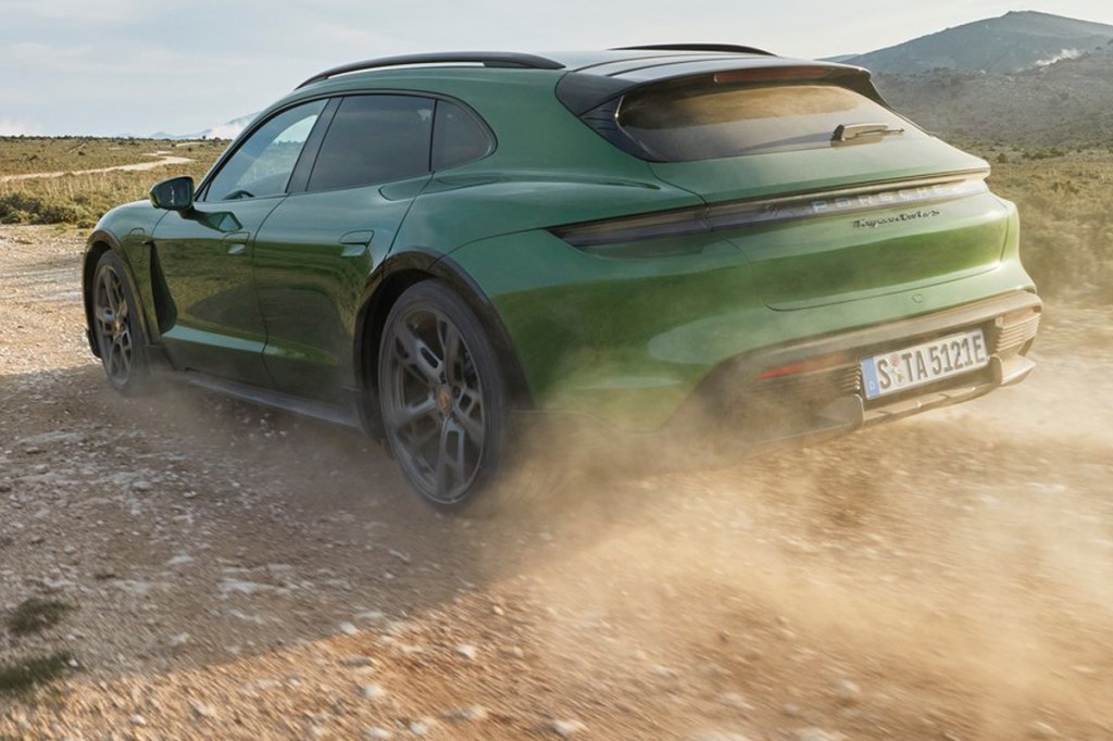 Lifted Porsche Taycan Cross Tursimo breaks cover: Electric sports crossover with 625hp!