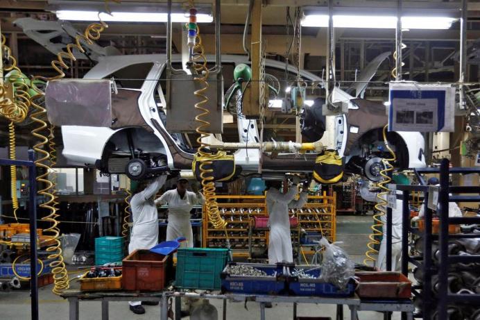 Wholesales: February car sales in top gear, CVs also in the fast lane 
