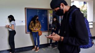 HDFC Bank, SBI, others not adhering to norms on bulk SMSes, says TRAI; sets March 31 deadline for full compliance