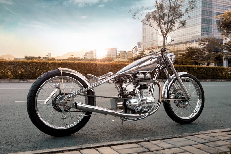 Goes by the name of Merlin, this hardtail custom job based on a Bullet 500 is a shining star on Bandit9's CV. The fran, headlamp, forks, handlebar, grips, exhaust, fenders, brake & clutch levers, footpegs, disc brakes, air filter are all custom, along with several others. Engine, power, torque, remain the same from that of a Bullet 500 at 27.2 hp. Limited to nine and priced the same as Arthur above. (Photo: Bandit9)