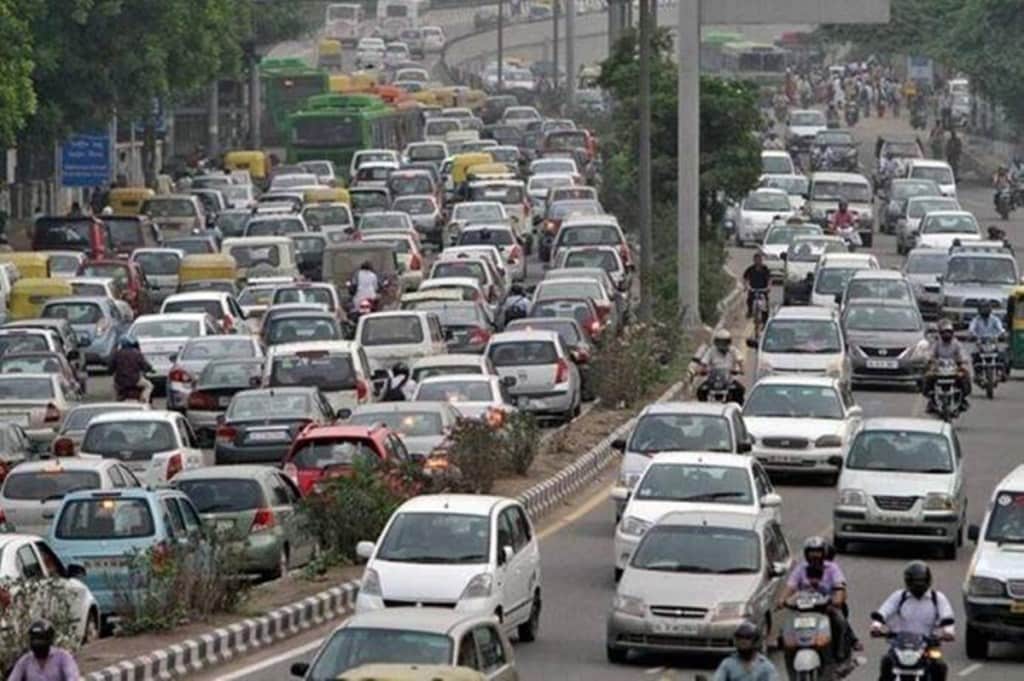 March 2021 vehicle registrations: Passenger vehicles up by 28.39%, two-wheelers down 35.26%
