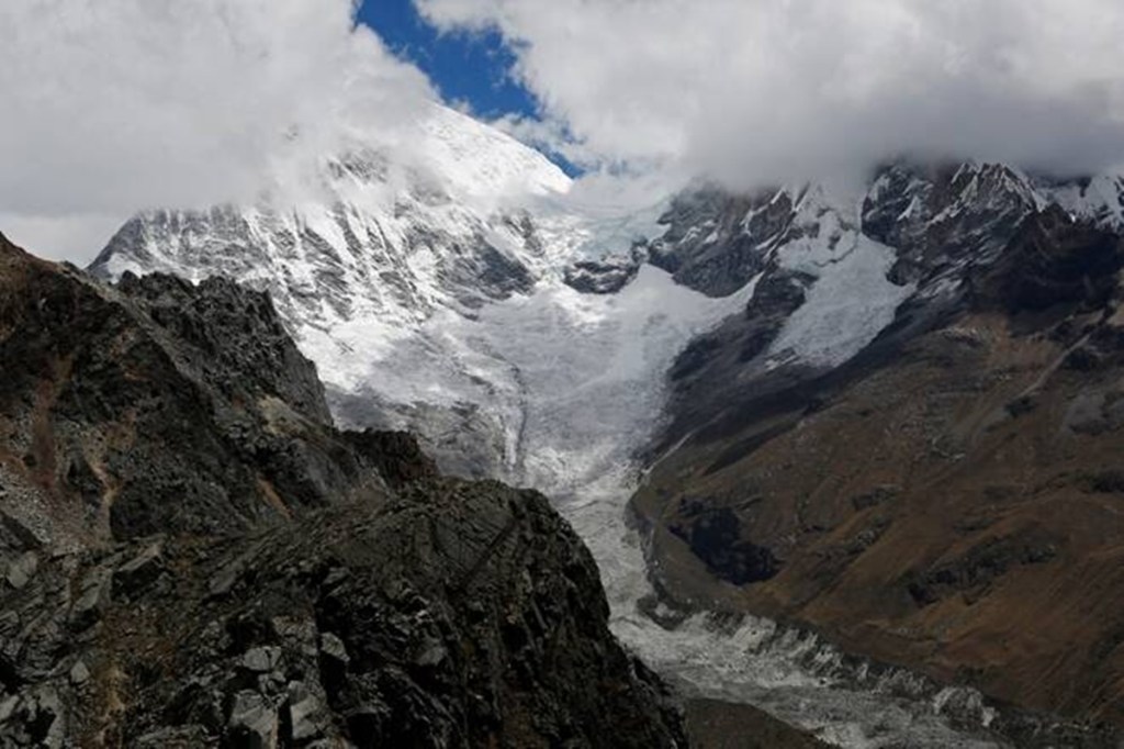 The inhomogeneity along the Himalayas influences the stressing rate is because of variation in the geometry of the Main Himalayan Thrust (MHT) system, and it controls the rupture size during the earthquake.
