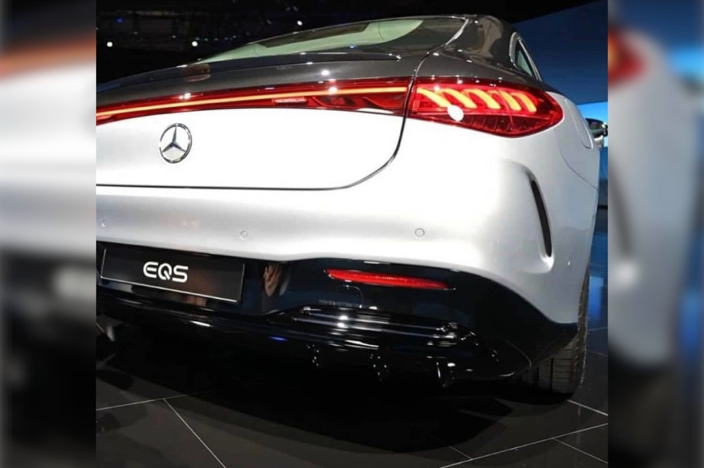 Mercedes-Benz EQS rear spy shot