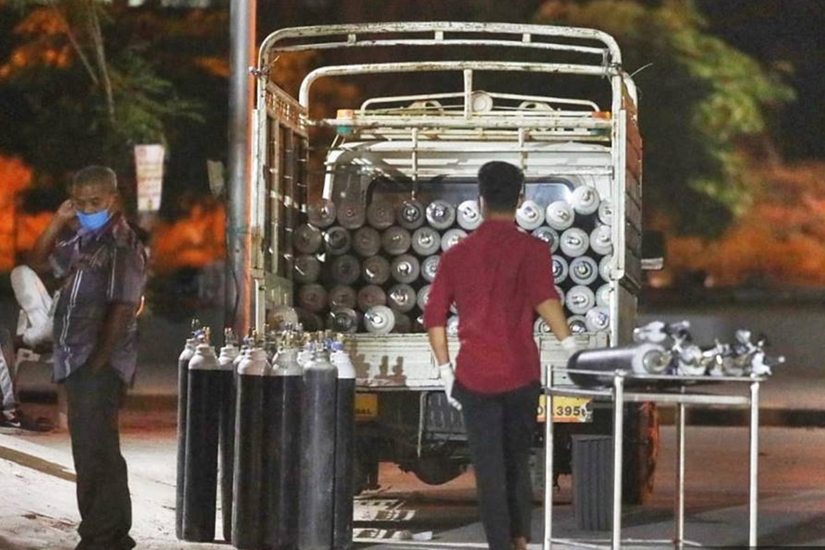 Tankers carrying medical oxygen are being provided 'Green corridor' facility for quick transportation. Tankers carrying medical oxygen are being provided 'Green corridor' facility for quick transportation.