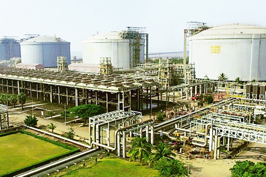 We note Dahej’s volume has improved over the quarter with March utilisation rate > 100% which augurs well for Q1FY22e. We note Dahej’s volume has improved over the quarter with March utilisation rate > 100% which augurs well for Q1FY22e.