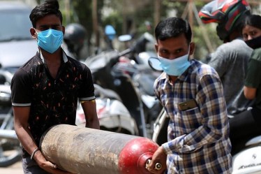 One way, to check the sliding of the moderately sick into serious illness is by focusing on the role that oxygen concentrators or mini oxygen generators can play.