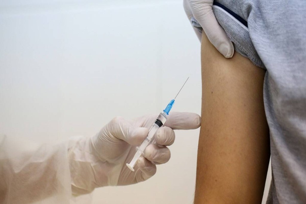 An analysis by UBS Global Research, titled Global Vaccination Tracker—EM vaccination pace surges, suggest that global vaccination pace remains quite volatile at present.