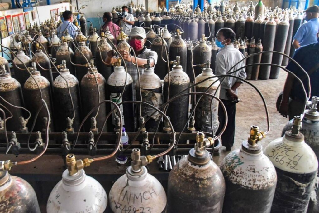 delhi hospitals, medical oxygen supply, covid cases in delhi, covid surge in delhi, arvind kejriwal appeal, piyush goyal, oxygen at GTB Hospital , scarcity of medical oxygen
