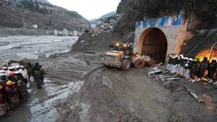 Indo-China border in Uttarakhand's Chamoli district, death toll, avalanche