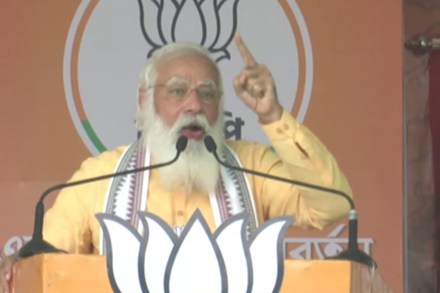 Some state government chief ministers and ministers, it is true, are also indulging in politics, to pin the entire blame on the Centre, but the prime minister has to be the bigger person here, more so because it the Centre that is coordinating the all-India effort.