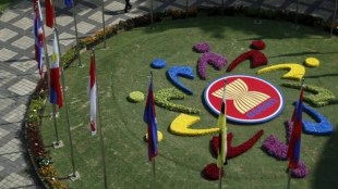 ASEAN, military coup in myanmar, Southeast Asian leaders meeting Myanmar's top general, Senior Gen Min Aung Hlaing, Brunei Prime Minister Hassanal Bolkiah, Suu Kyi