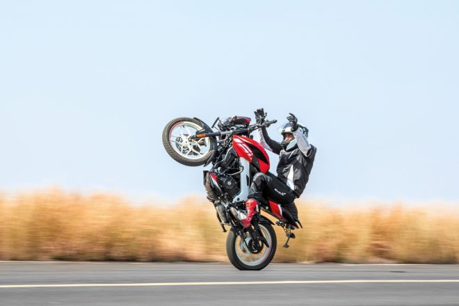 Longest no-hands wheelie: Bajaj Pulsar NS160 breaks world record by a huge margin