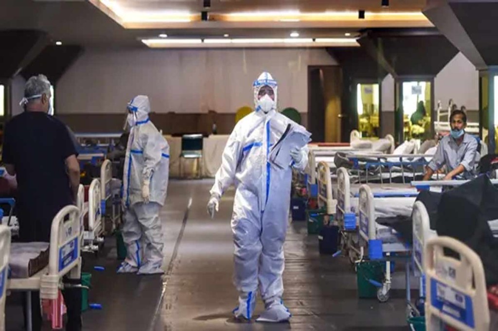 The country had reported 3,86,452 daily new cases, with Maharashtra still at the top, accounting for 21.6% of the cases, followed by Uttar Pradesh with 10% cases and 7.8% cases from Delhi.