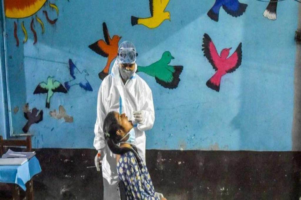 Coronavirus Cases in India Live, Covid-19 Vaccination Live Trackers