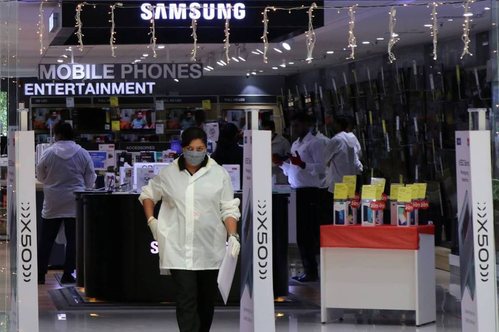 Rajagopalan asked the state government to permit all sizes and formats of non-food retail to take orders over phone and other electronic means for home deliveries. 