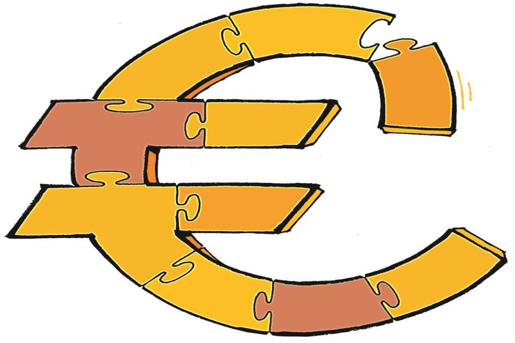 To use an analogy from the tennis court, the central bank is always left thinking of the ‘return’ and can never ‘serve’.