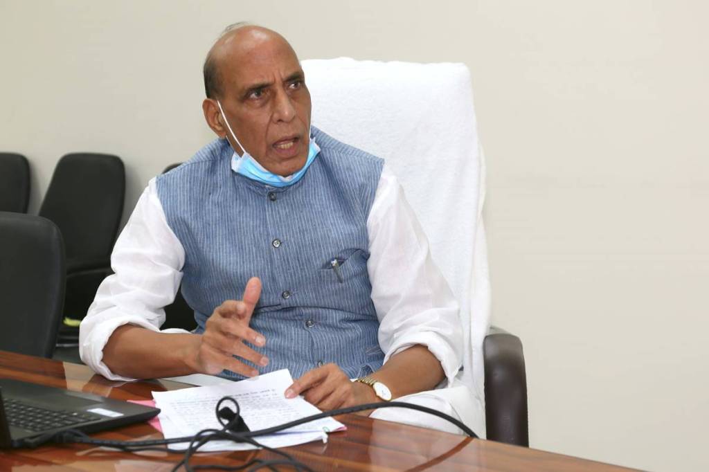 The minister also discussed ways of containing the spread of COVID 19 among the Armed Forces personnel and the officers/staff working in the Ministry of Defence.
(Photos Credit: Ministry of Defence)