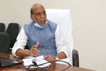 The minister also discussed ways of containing the spread of COVID 19 among the Armed Forces personnel and the officers/staff working in the Ministry of Defence.
(Photos Credit: Ministry of Defence)
