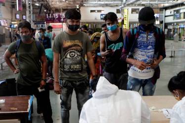 As per the new vaccine policy, the 50 percent open market vaccine share will be used to inoculate those aged 18 years and above by the state governments and industries. (AP photo)