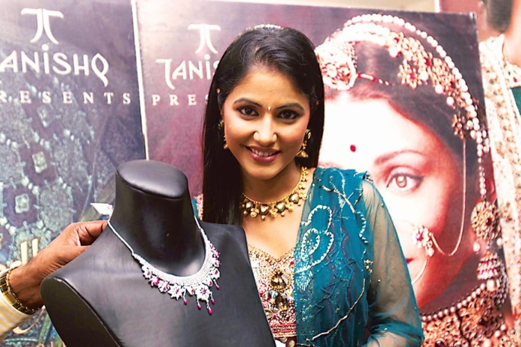 However, this was offset by lower costs. Staff, advertising & other expenses saw moderate y-o-y change. Net earnings were up 48% y-o-y to Rs 5.3 bn, marginally ahead. However, this was offset by lower costs. Staff, advertising & other expenses saw moderate y-o-y change. Net earnings were up 48% y-o-y to Rs 5.3 bn, marginally ahead.