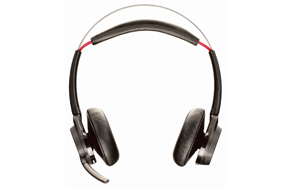 When it’s time to take a music break between back-to-back calls, the Voyager Focus UC delivers rich bass, crisp highs, and natural mid-tones to let you enjoy your favourite tunes.