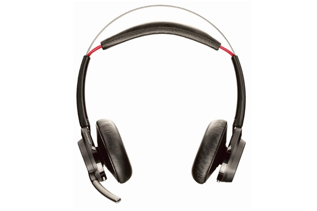 When it’s time to take a music break between back-to-back calls, the Voyager Focus UC delivers rich bass, crisp highs, and natural mid-tones to let you enjoy your favourite tunes.