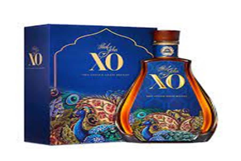 The appreciation of our single malts had led me to consider venturing into premium brandy, and through research, we discovered Indian grapes such as the Bangalore Purple and Ugni Blanc proffered the rare and exotic flavour profile perfect for an XO.