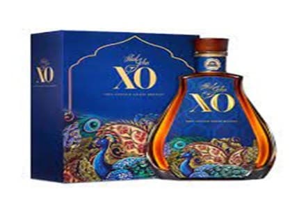 The appreciation of our single malts had led me to consider venturing into premium brandy, and through research, we discovered Indian grapes such as the Bangalore Purple and Ugni Blanc proffered the rare and exotic flavour profile perfect for an XO.