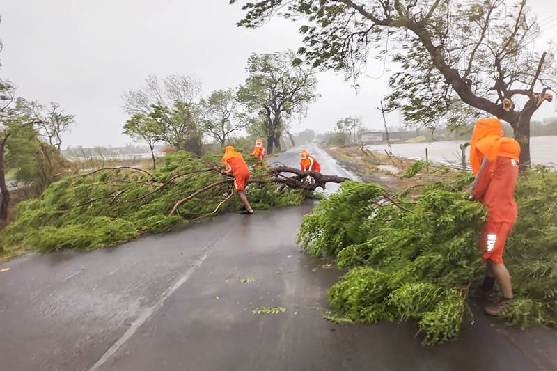 Cyclone Tauktae Live Tracking, Heavy Rainfall in Mumbai, Gujarat Live Updates