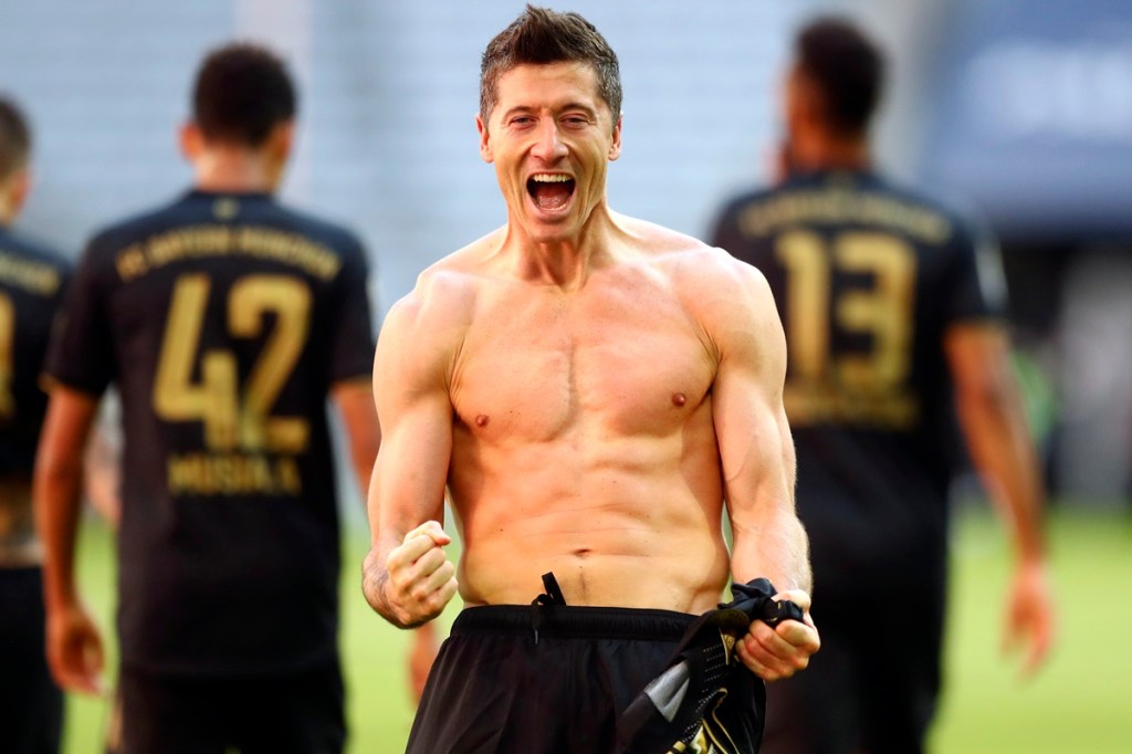 Bayern Munich striker Robert Lewandowski breaks Gerd Mueller's 49-year league scoring record on final day Bayern Munich striker Robert Lewandowski breaks Gerd Mueller's 49-year league scoring record on final day