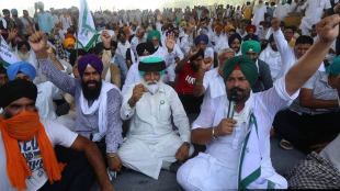 The minister also ruled out any compensation plan for the families of the farmers who died during the movement.