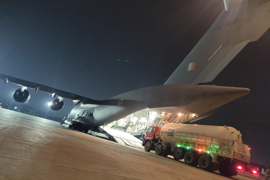 transport fleet of the Indian Air Force, airlifting materials for fighting, cyrogenic oxygen containers, IAF, Oxygen cylinders from Singapore to Hindan Air base