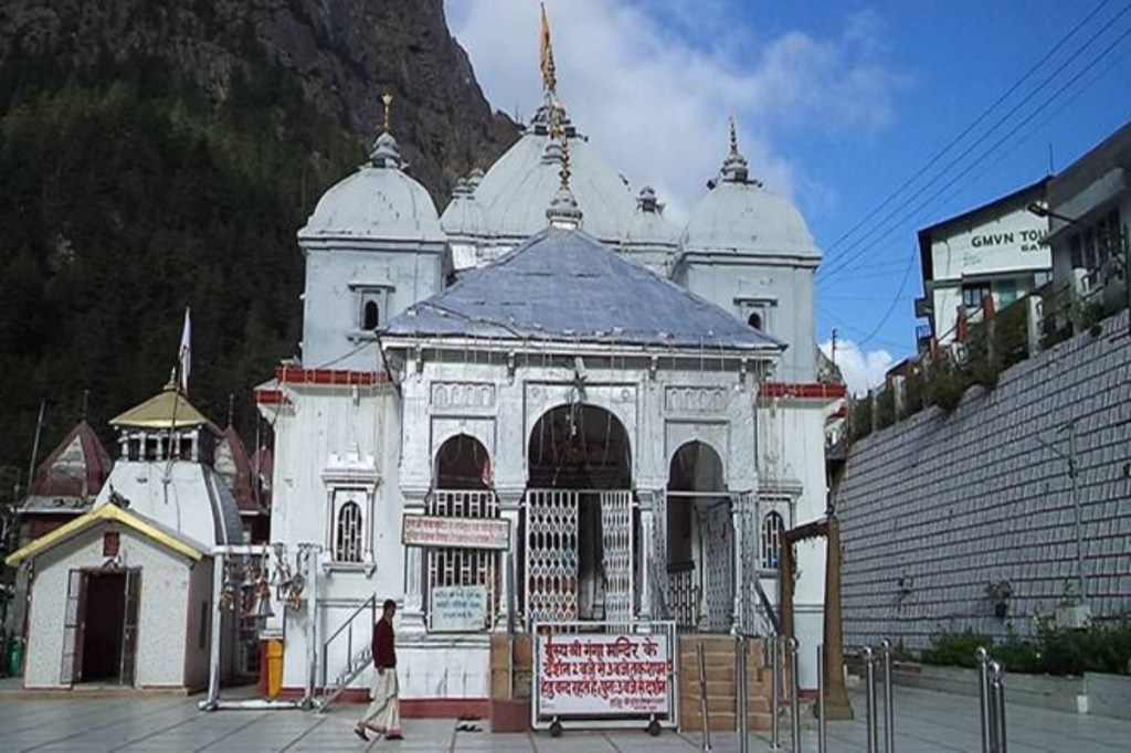 gangotri temple in Himalayas, travellers restricted, temple commitee, char dham yatra, covid protocol
