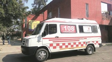 People can lodge a complaint on helpline number 18004192211 or 112 if they are overcharged by the ambulance service provider. (Representational image)