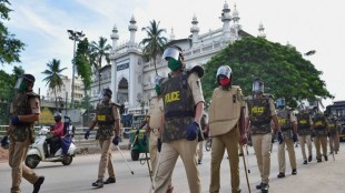 karnataka police, distress call, covid-19, covid resources, lend a hand, helping aid, covid second wave